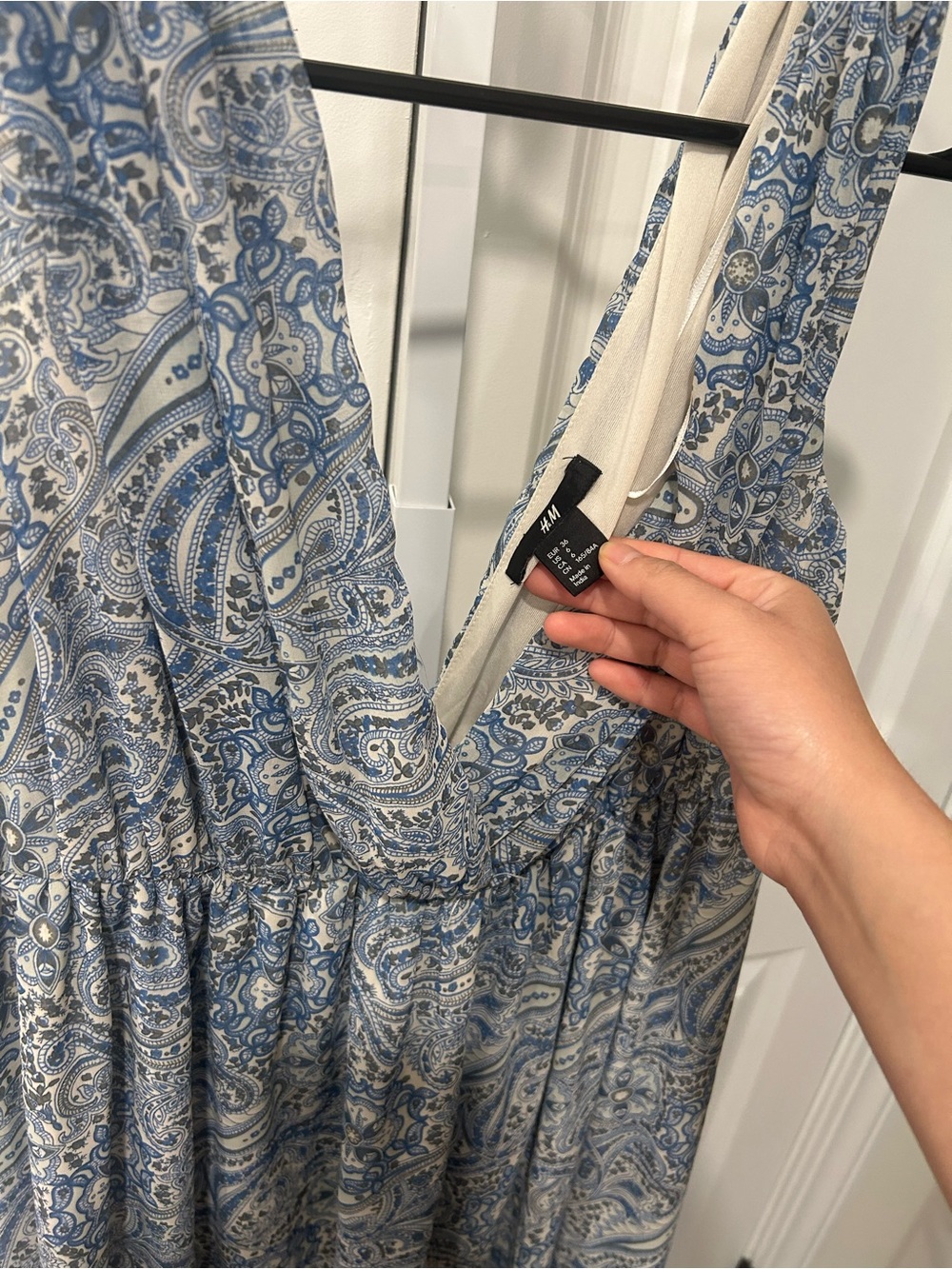 H&M Light Blue Paisley Sleeveless Maxi Dress - Picture 2 of 3